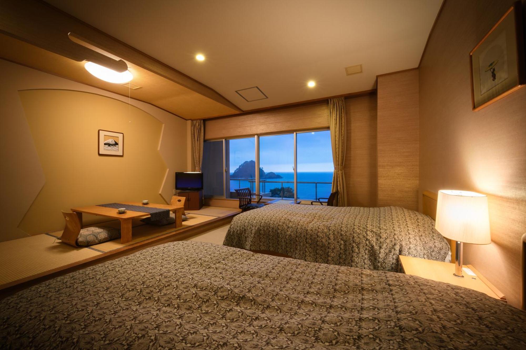 Отель Yura Onsen Yaotome Цуруока Экстерьер фото