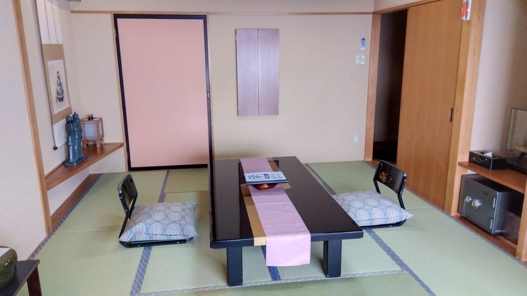Отель Yura Onsen Yaotome Цуруока Экстерьер фото